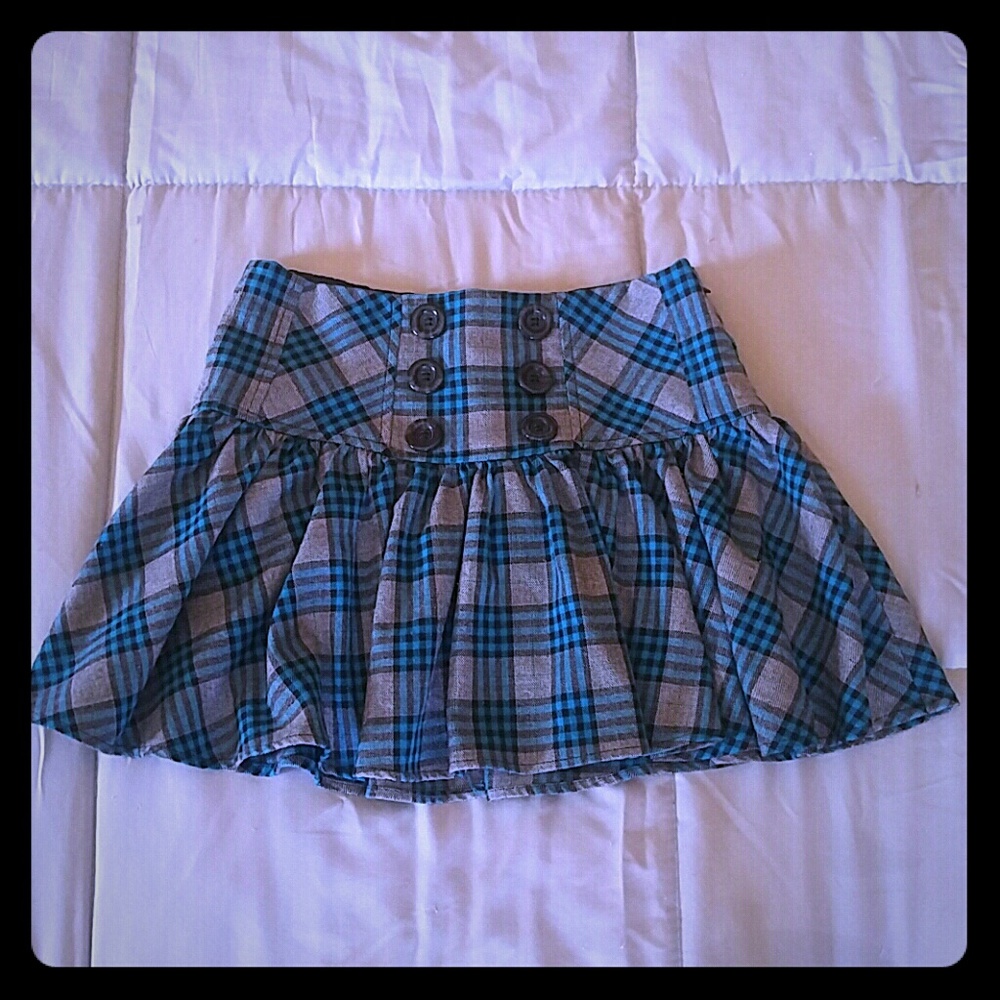 ADORABLE Candie's Plaid Skirt!